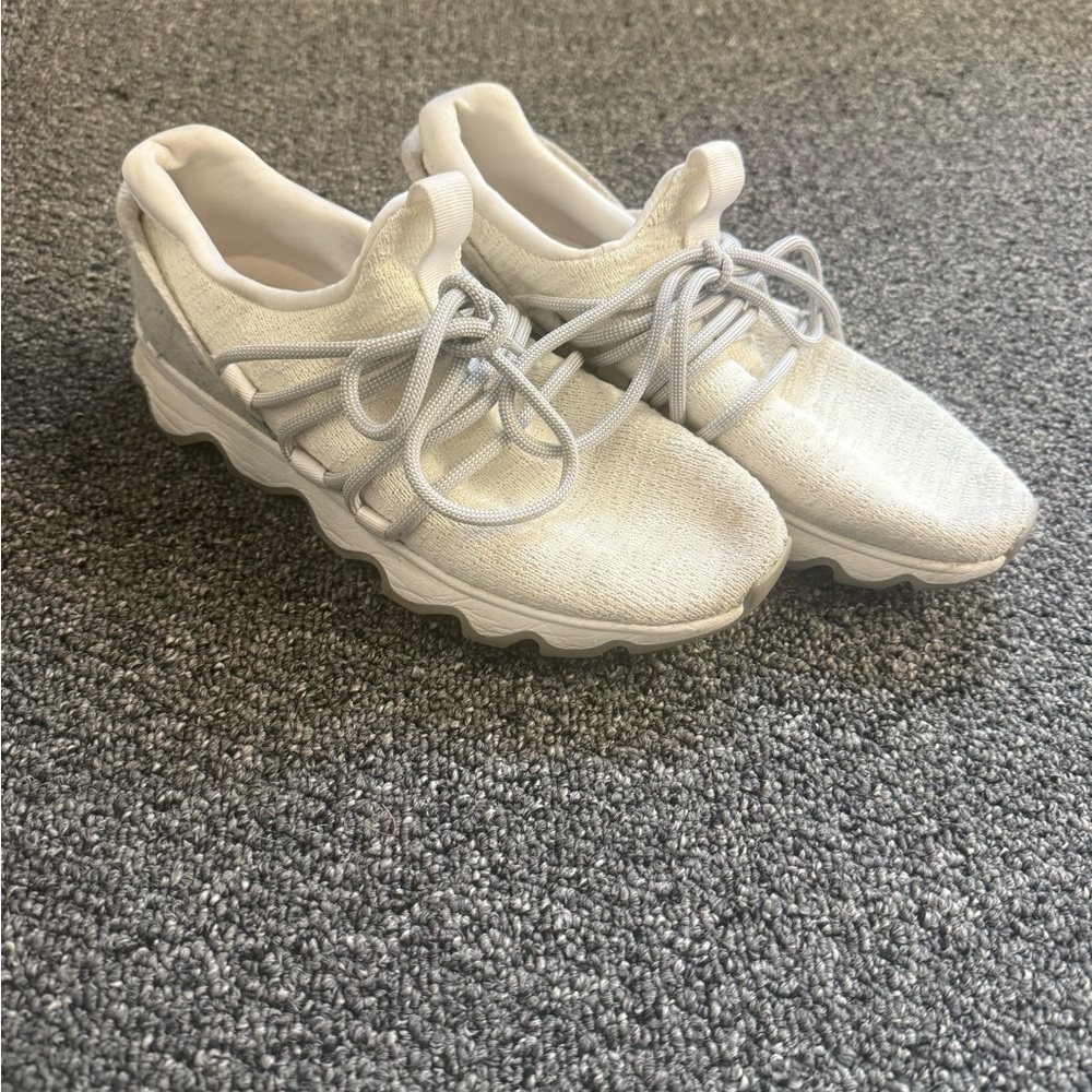 Sorel Women's kinetic White Sneakers